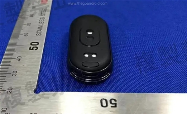 终于来了！小米手环8“证件照”外形公布：首用分体快拆腕带
